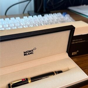Brand new Montblanc Boheme Rouge Line Precious Resin Black Gold Fountain Pen